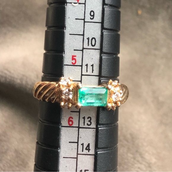 Emerald and diamond 14k ring - Picture 8 of 9